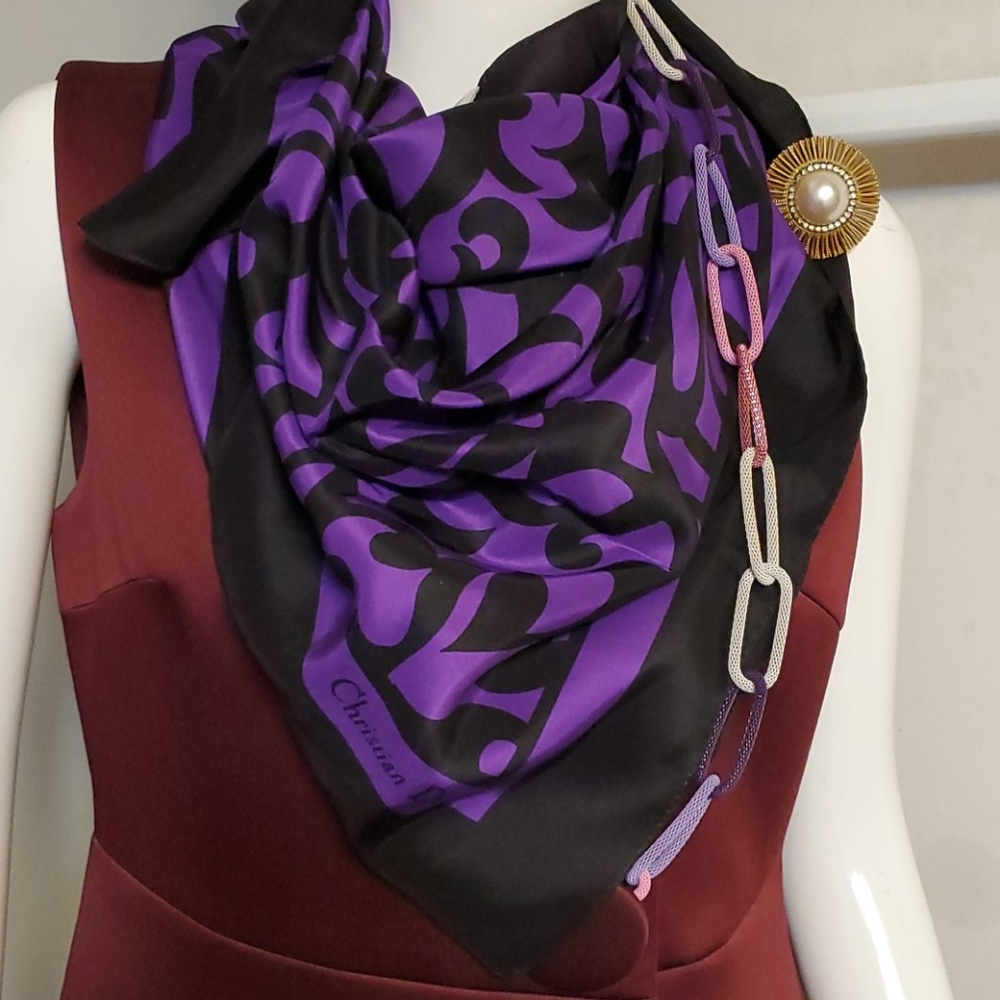 Christian Dior Ladies Slik Scarf. - Picture 2 of 16